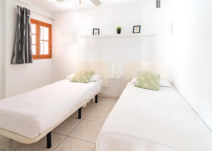 De 2 Con Piscina En شقة فندقية 3*