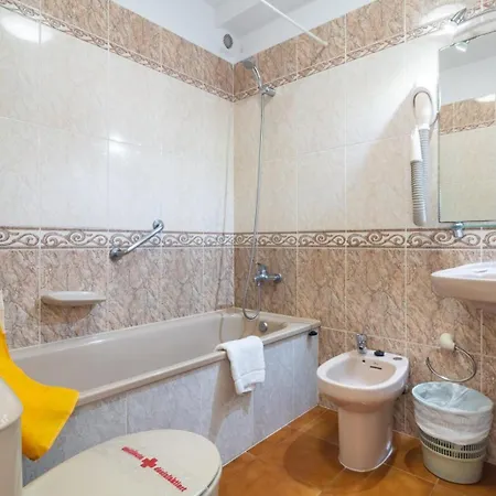 De 2 Con Piscina En 3*