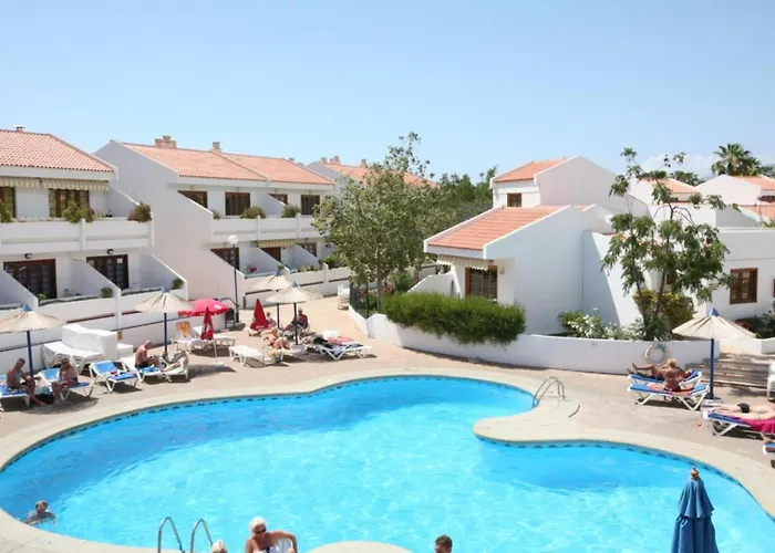 Lägenhetshotell De 2 Con Piscina En